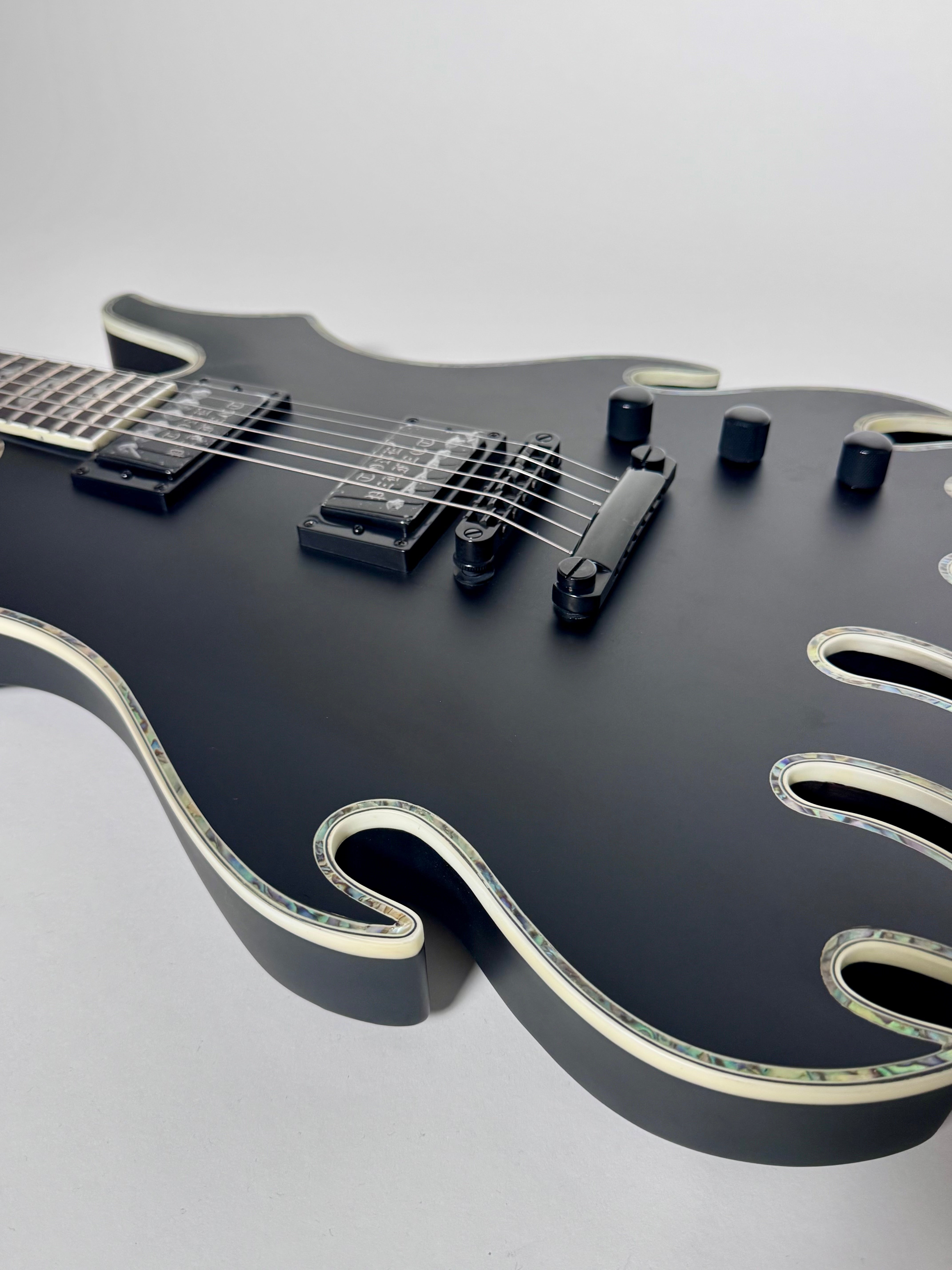 Minarik Guitar Inferno Flat Black – Rocket Guitar Emporium