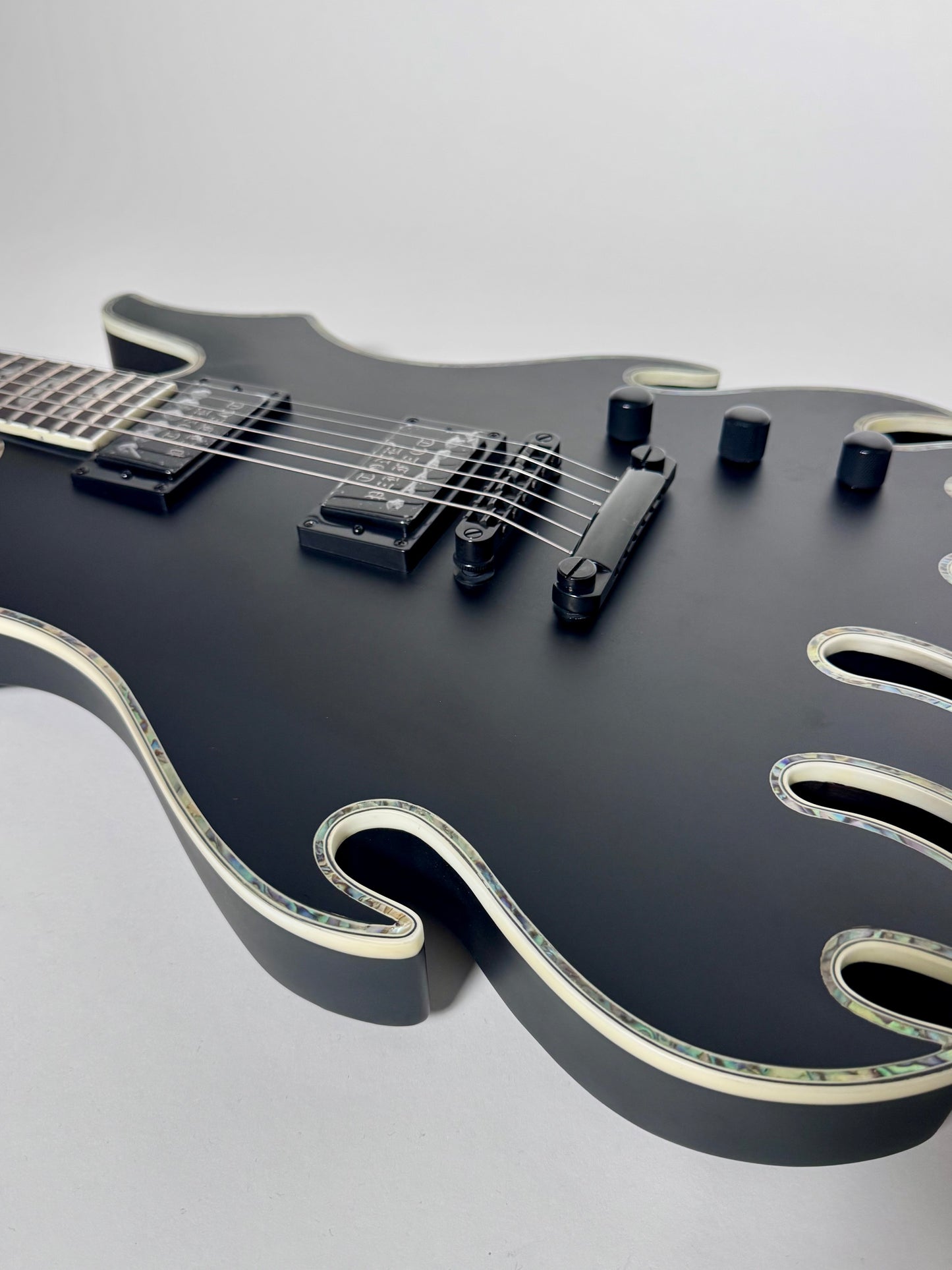 Minarik Guitar Inferno Flat Black