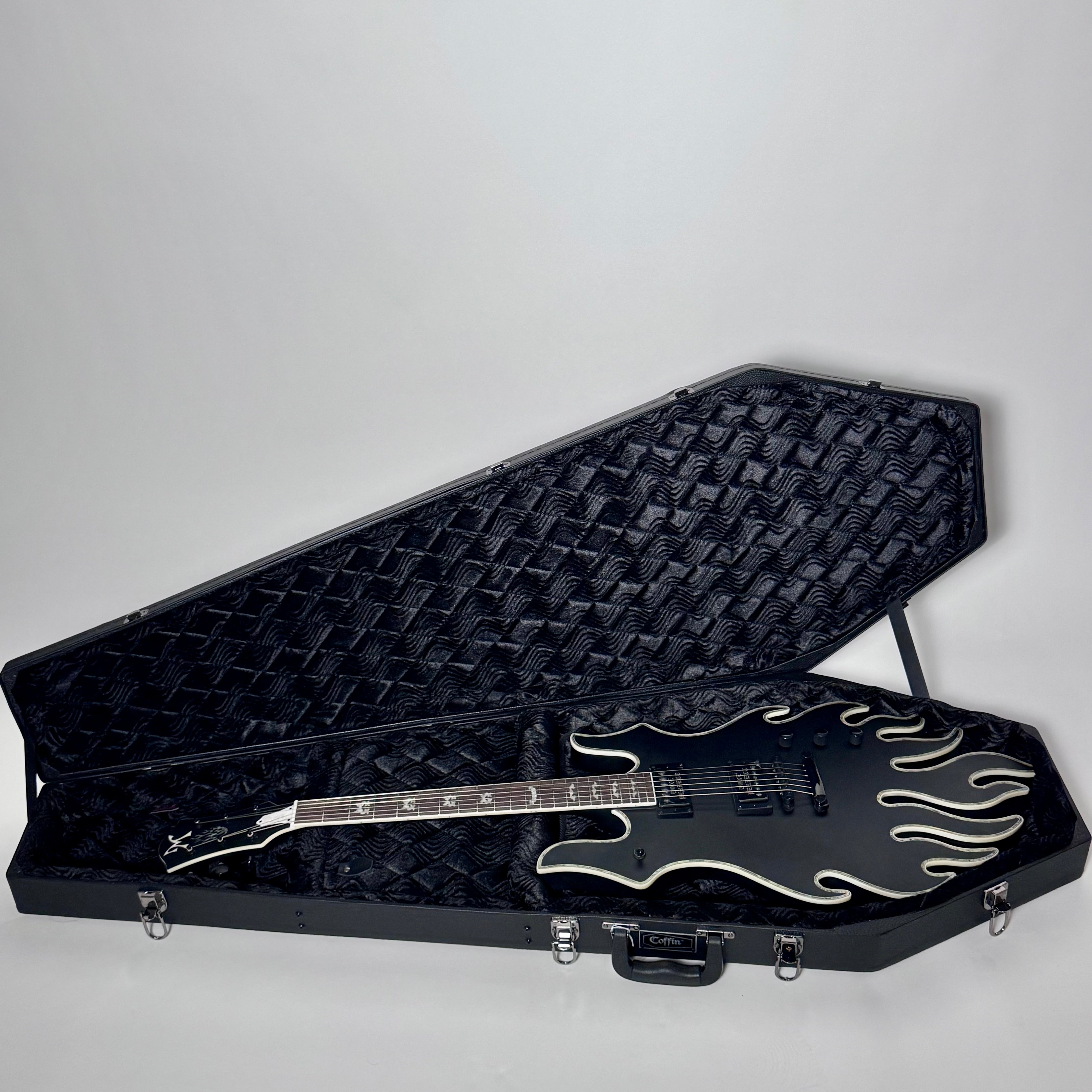 Minarik Guitar Inferno Flat Black – Rocket Guitar Emporium